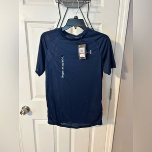 Under armour dry fit shirt size XS